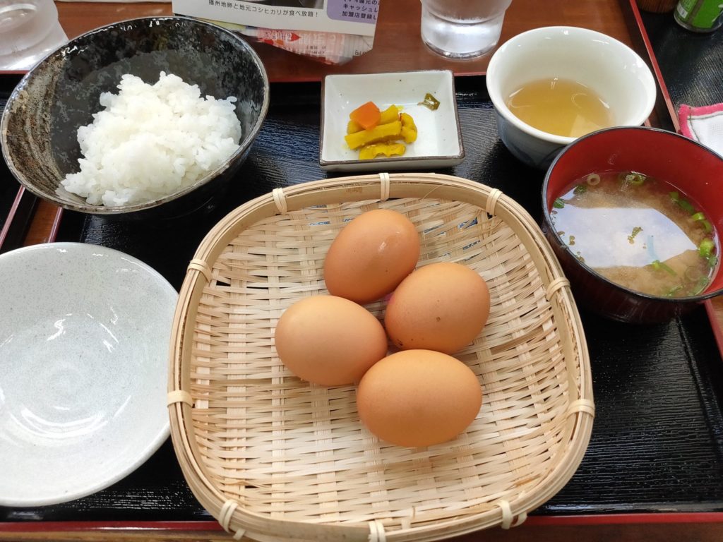 ラベンダーパーク多可卵かけご飯